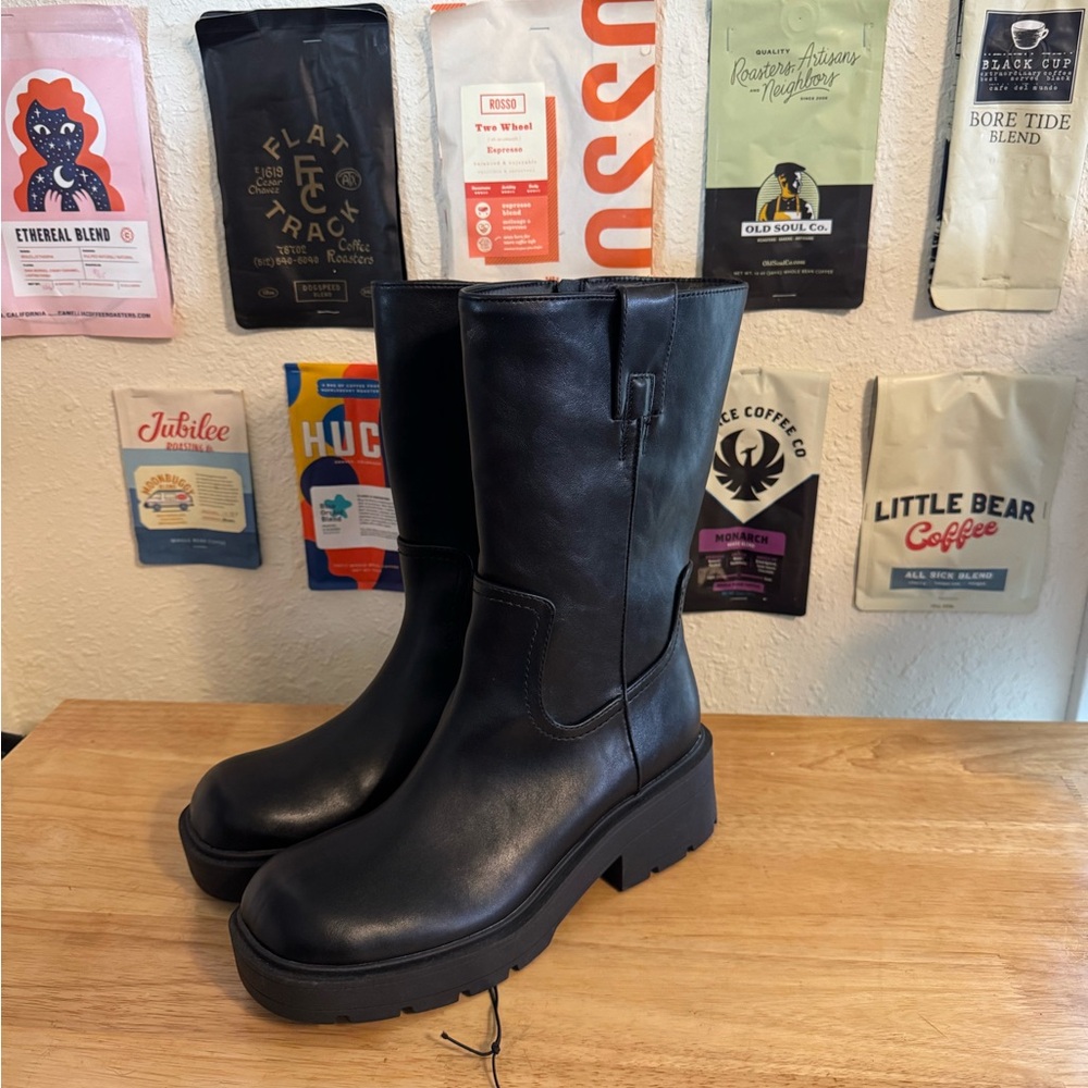 No Boundaries Y2K Style Chunky Black Boots 11 Wide 90’s Lug Pull Up Memory Foam